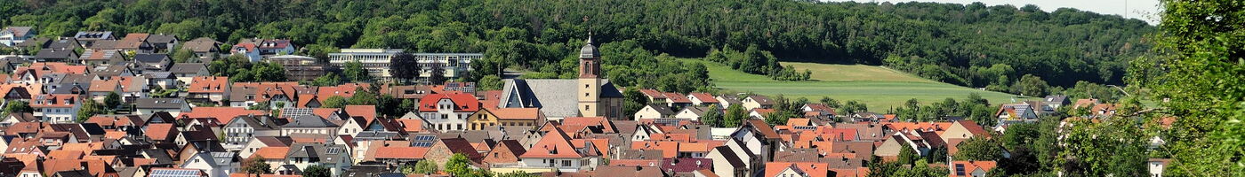 Kleines Städtchen im Grünen